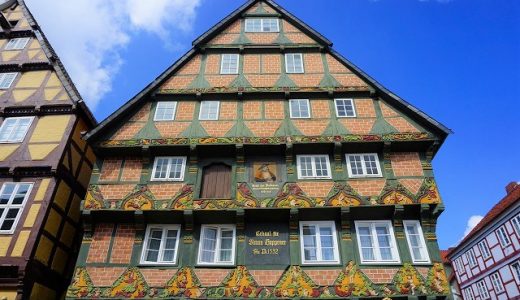 【北ドイツの真珠】木組みの町並みが絵本のような町、ツェレ